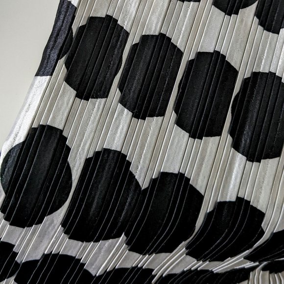 Y2K Pleated Black and White Polka Dot Blouse - Picture 5 of 6